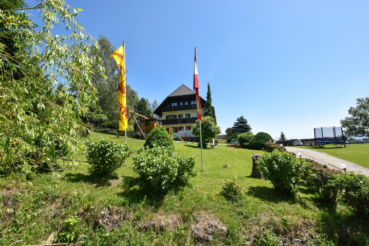 Gästehaus Bischof, Komfortzimmer, Pool, Spielplatz, Jausenstation und Urlaub am Bauernhof